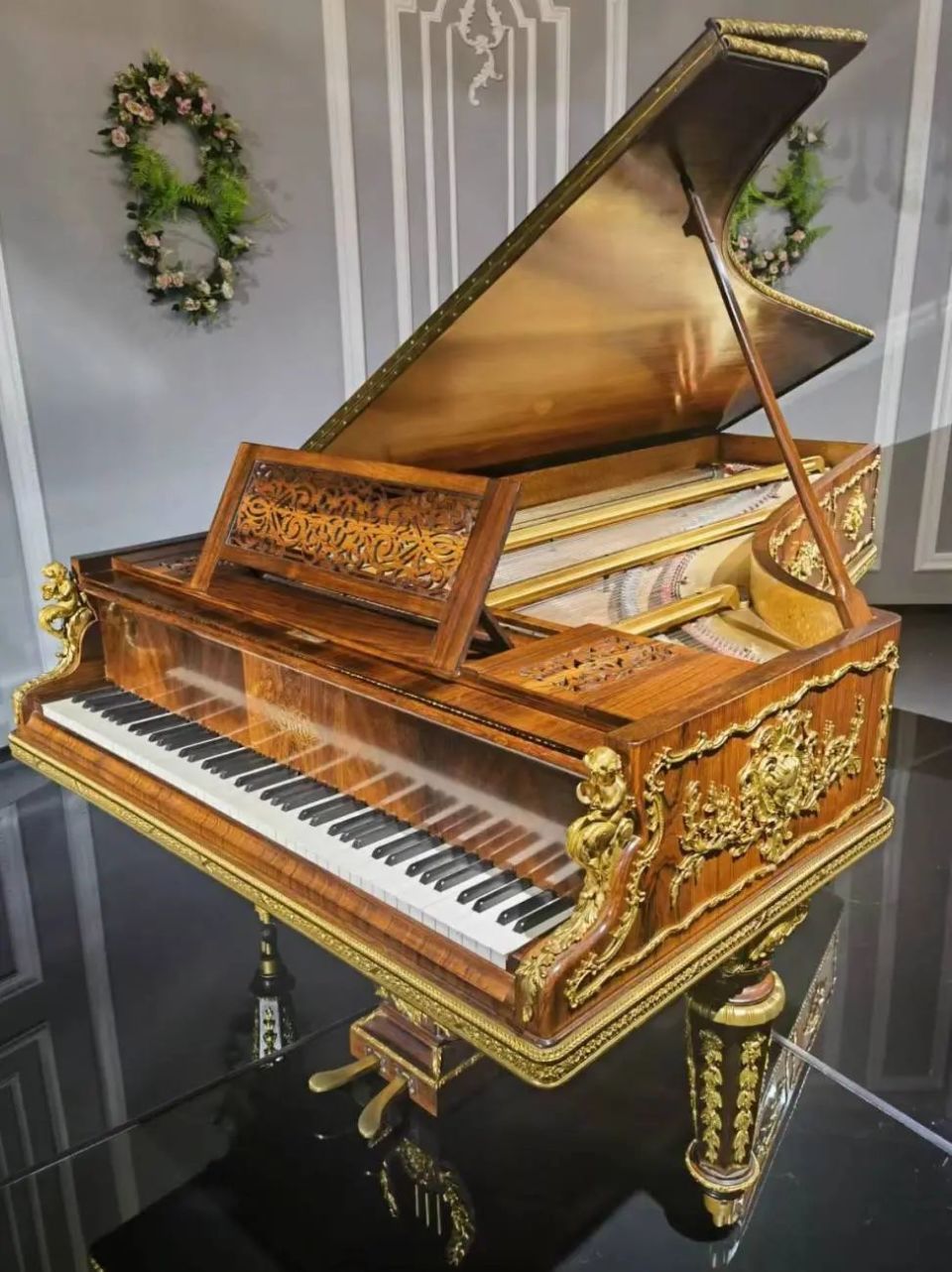 5秒熟知:手机钢琴2025.10.13.04.02.01全新上线