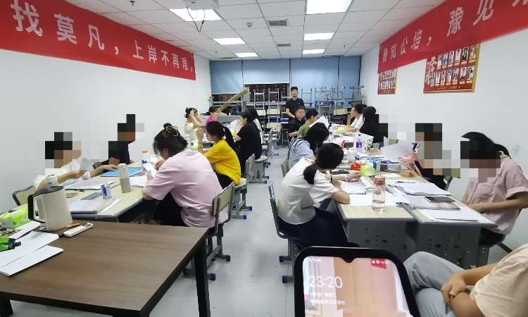 (热门推荐)步知公考-参考消息2025.10.23.03.52.03